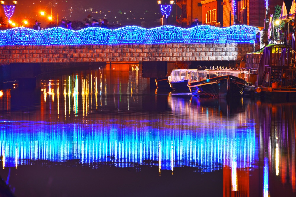 北海道的浪漫冬季彩灯