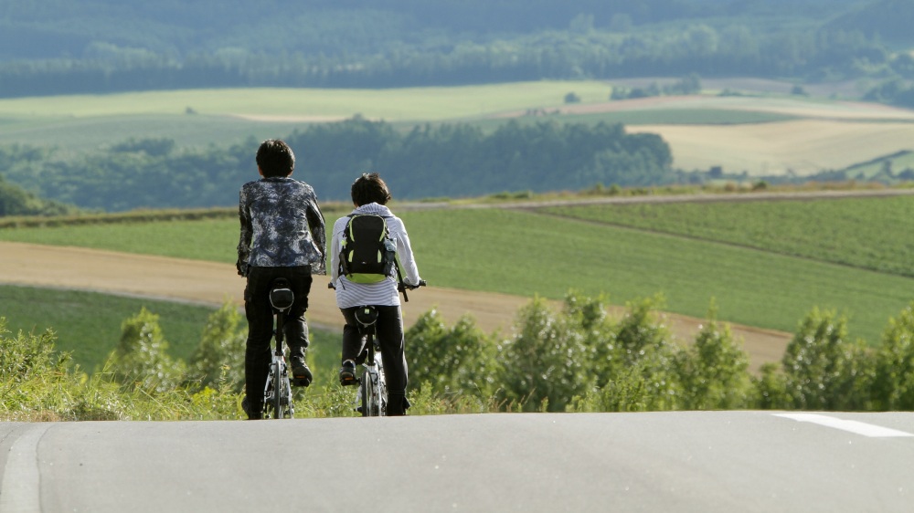 Feel the fresh Hokkaido breeze as you ride through the area on a rented bicycle!