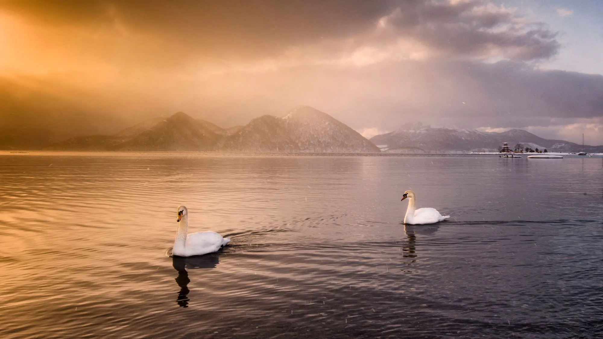 The lake's breathtaking surroundings offer many camping