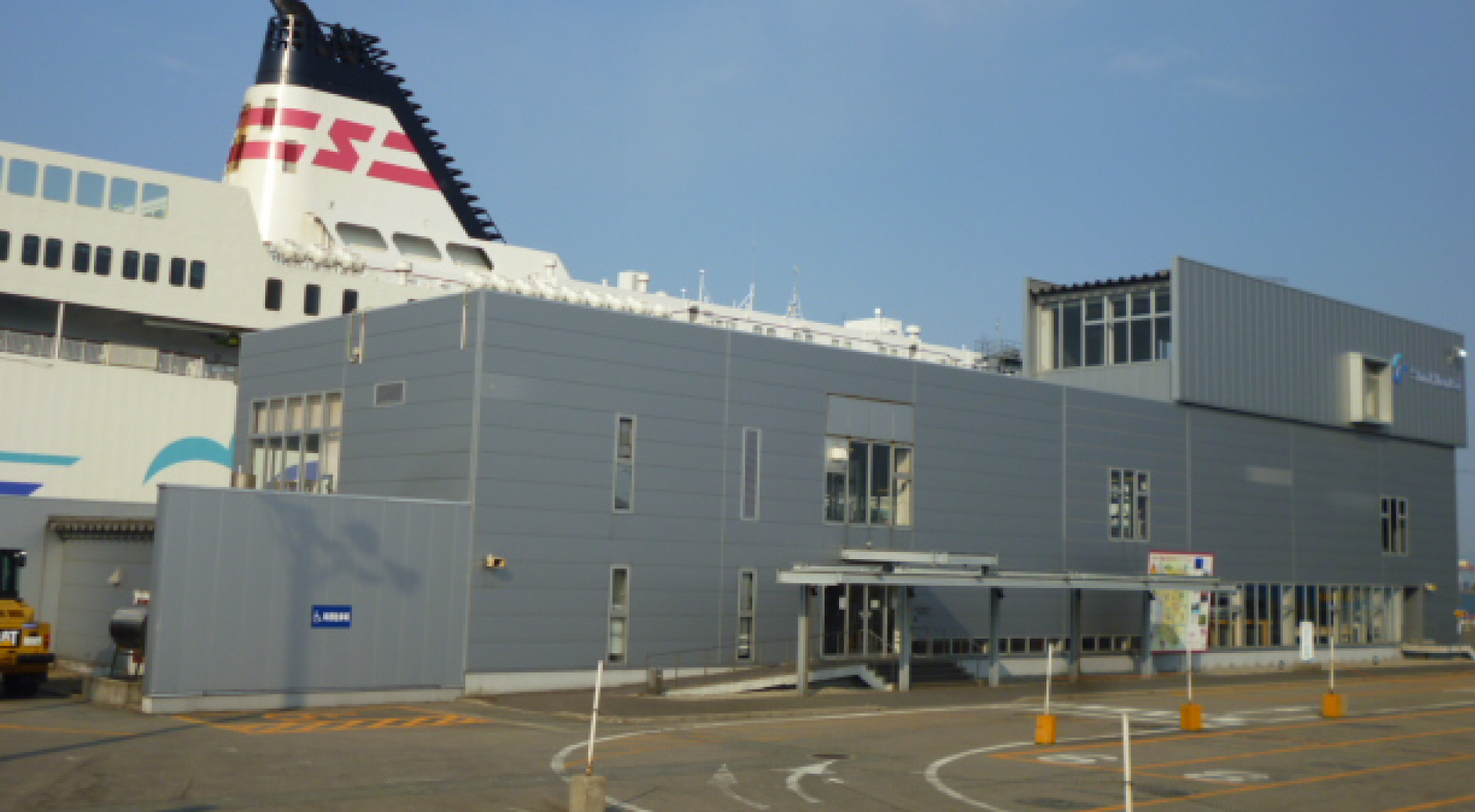 秋田フェリーターミナル（中島埠頭）