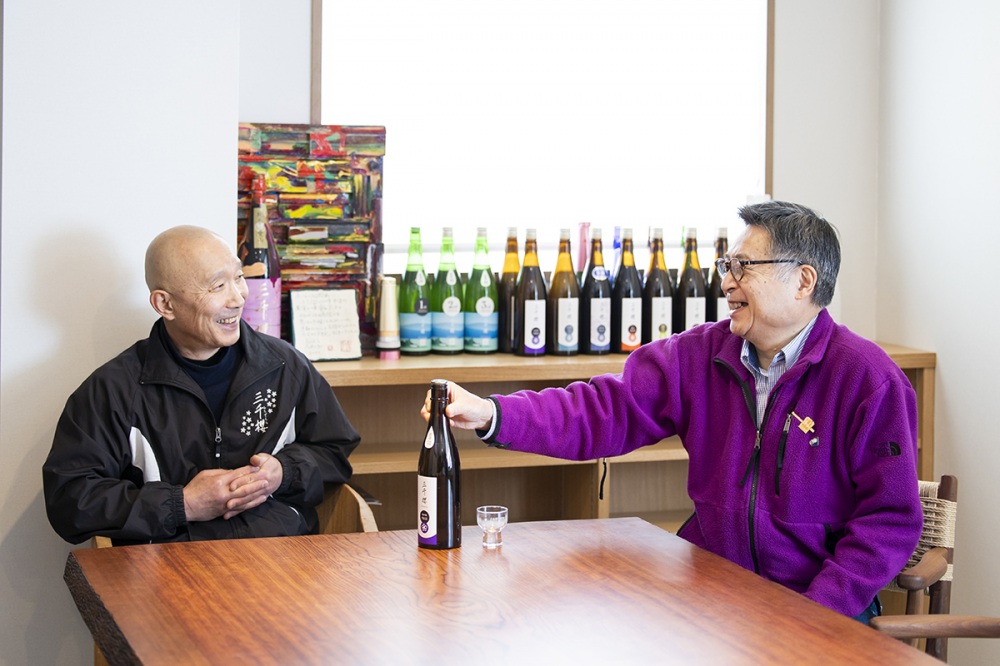 雄大な大雪山連峰に抱かれた東川町で、 移転してきた酒蔵の酒を味わう旅へ！