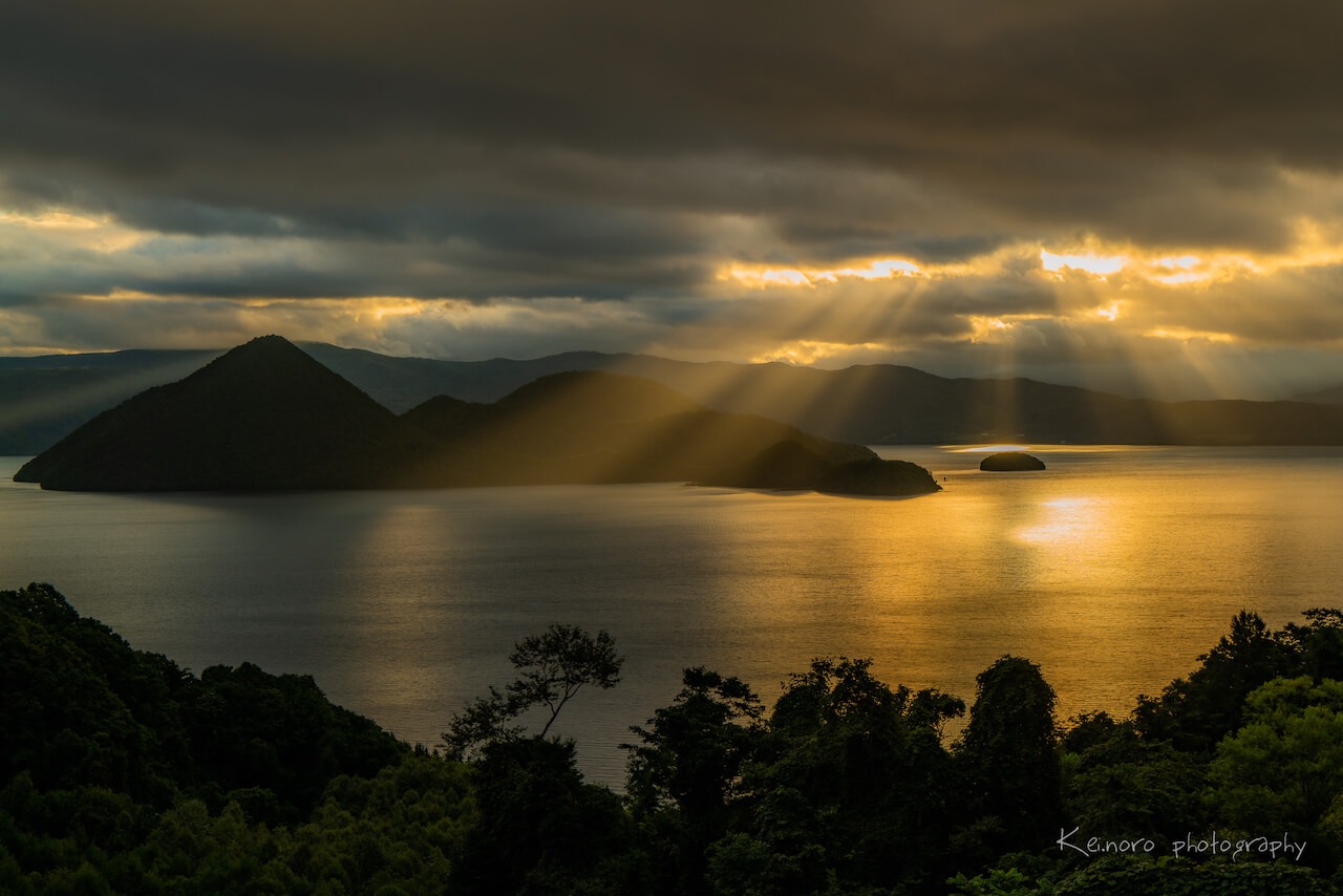 Ways of beautifully photographing Lake Toya, a mysterious lake whose expression changes momentarily