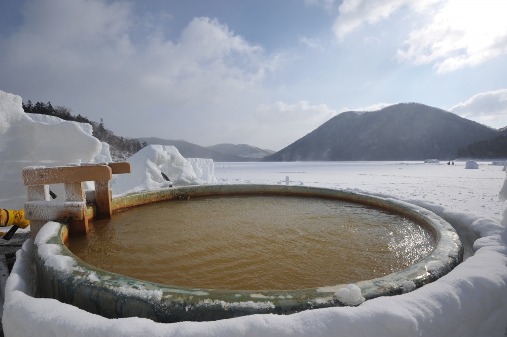 しかりべつ湖コタン氷上露天風呂