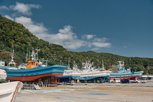 Shibetsu’s fishing boats are sturdy enough to withstand the harsh waves of Eastern Hokkaido’s winter.