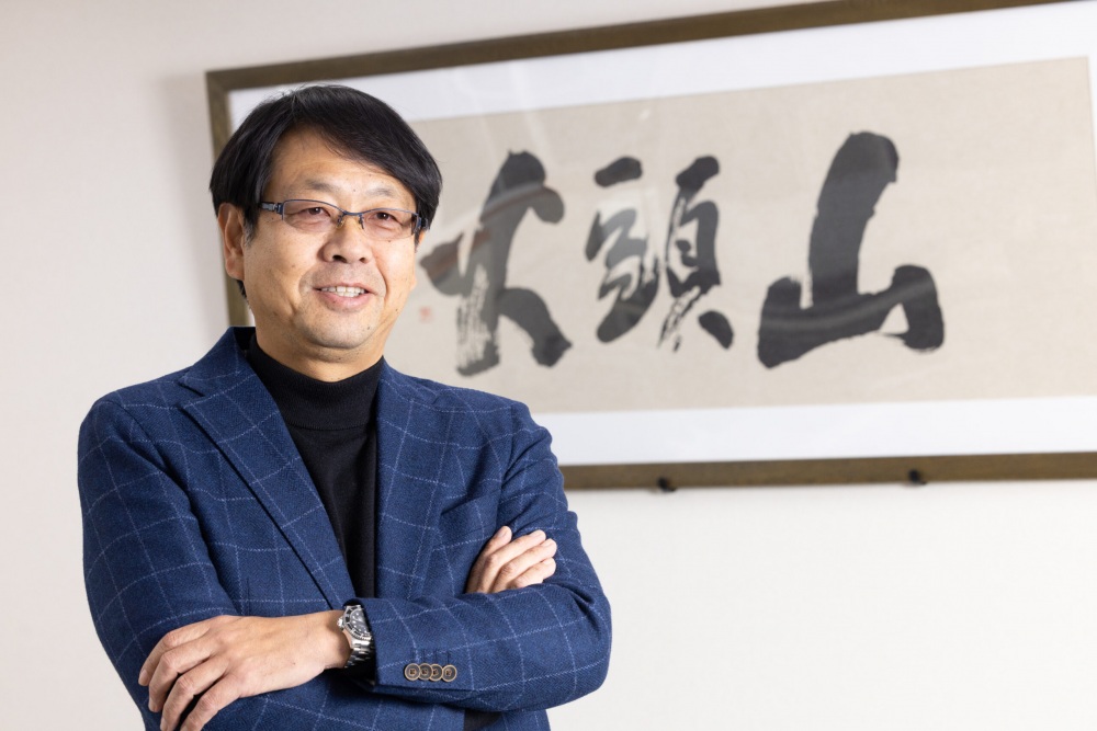President Kikuta of Ab-out Co., Ltd., which operates the Ramen Santouka stores, visits their overseas restaurants and food suppliers twice or more a month. “We’ve made a place for ourselves in the world precisely because we never compromise on our original flavoring,” he says.