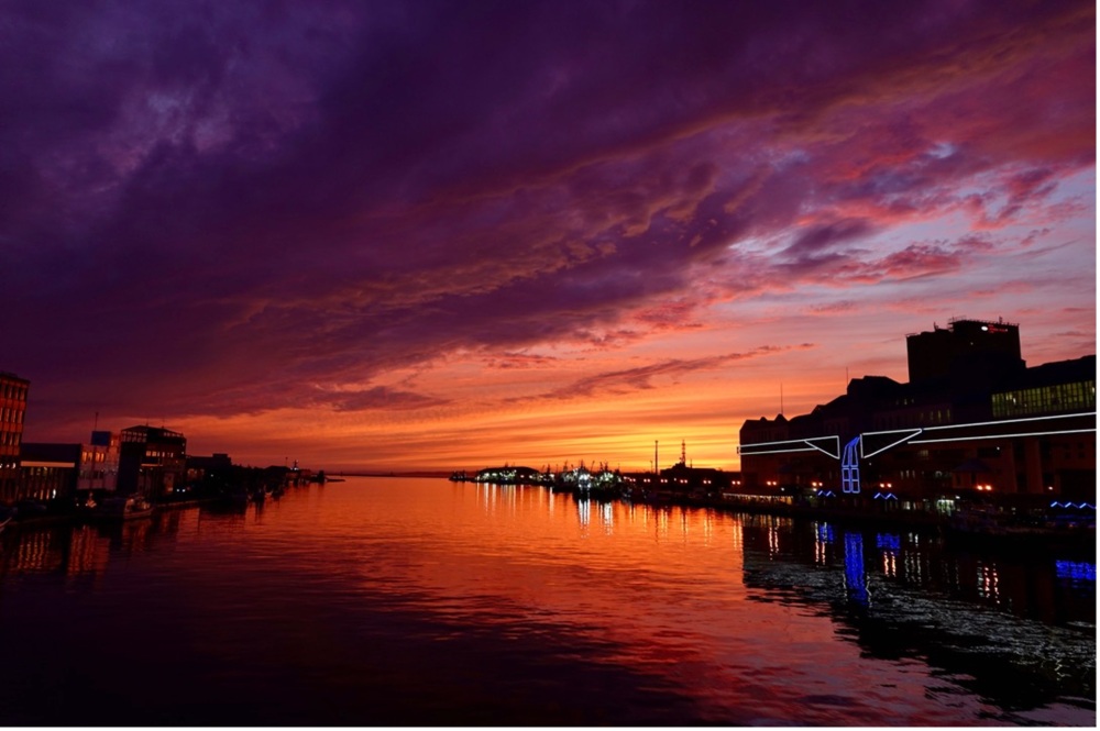 The sunset in Kushiro, Hokkaido, which is said to be one of the "three great sunsets in the world"