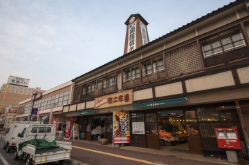 駅二（えきに）函館朝市