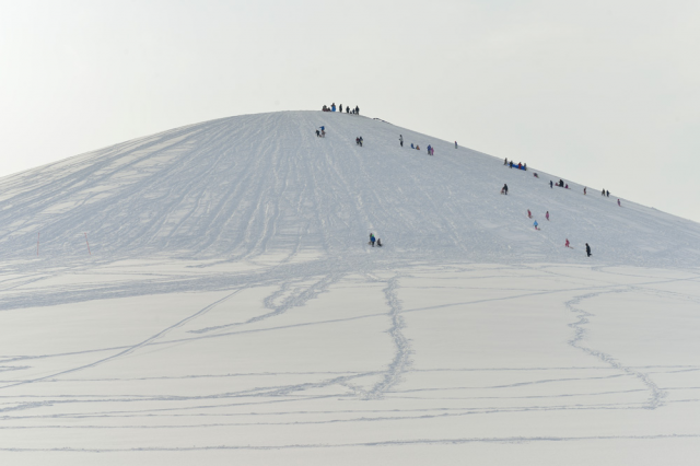 冬：モエレ山でスキー・雪遊び