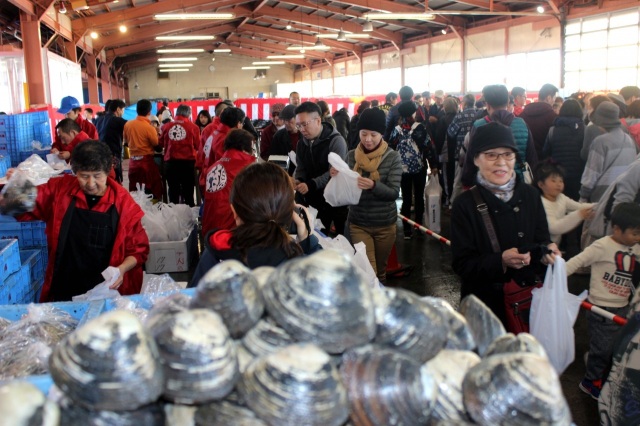 Tomakomai Fishing Port Hokki Festival