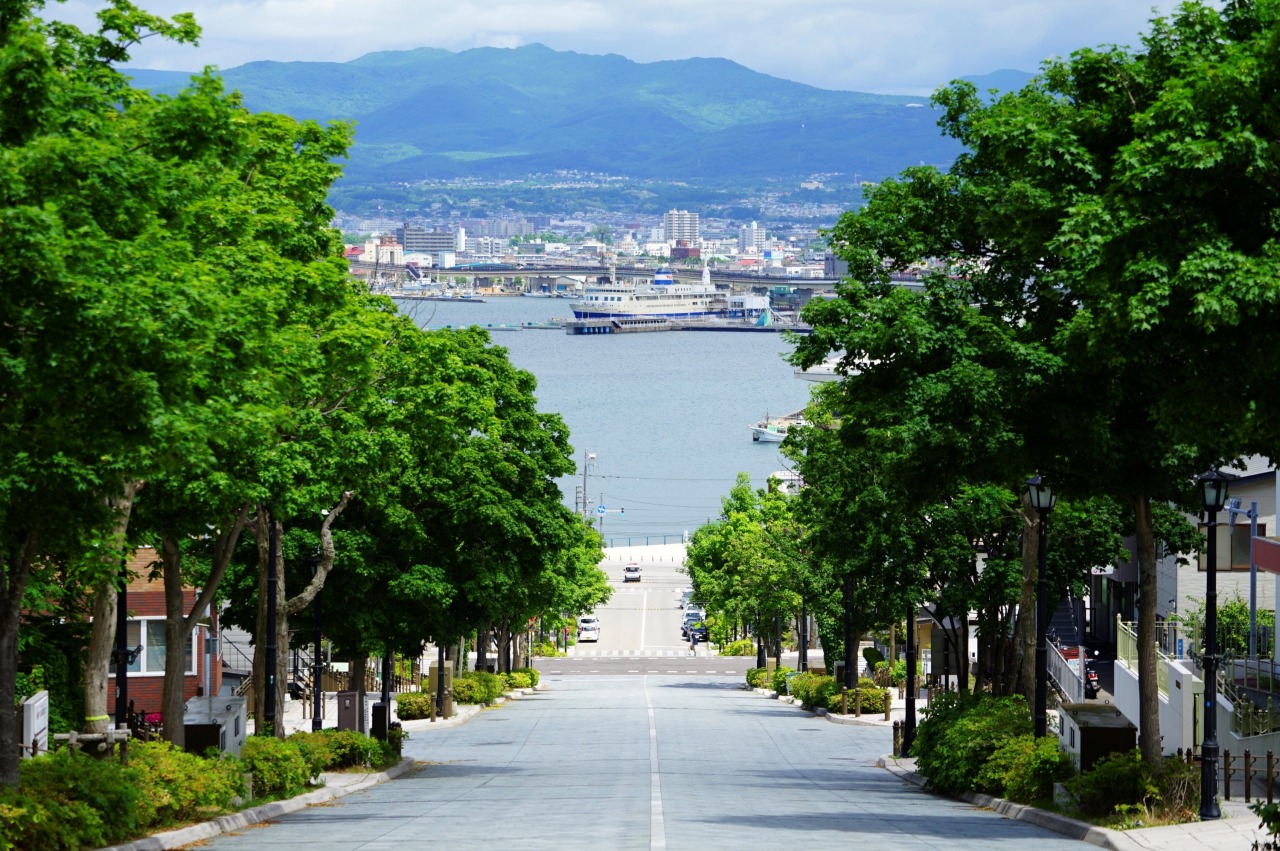 八幡坂｜観光スポット｜【公式】北海道の観光・旅行情報サイト HOKKAIDO LOVE!