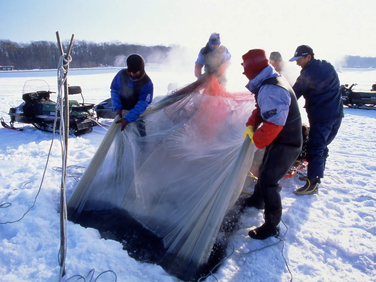 氷下ひき網漁業