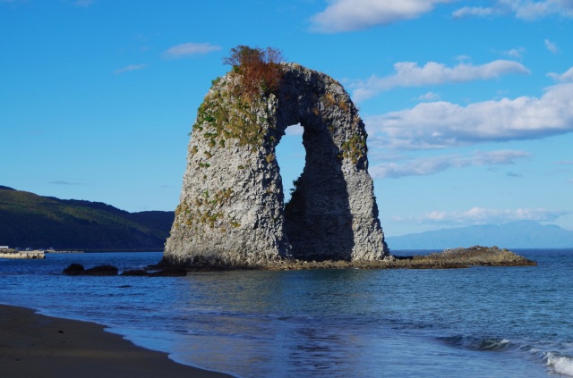 鍋釣岩