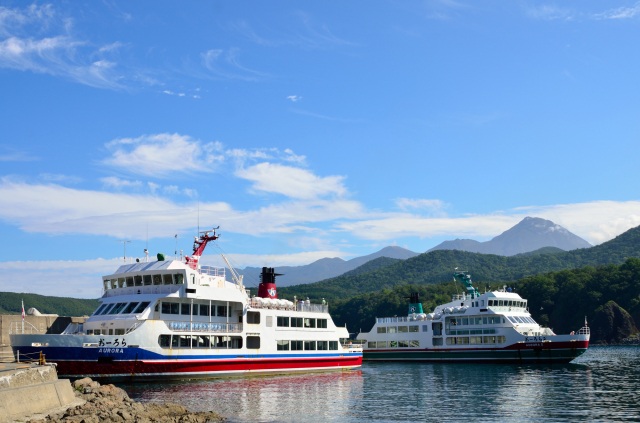 Shiretoko Sightseeing Ship