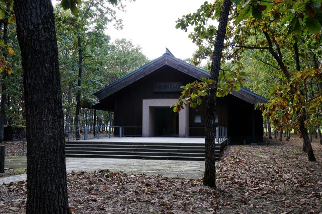 小泉淳作美術館 Wikimedia Commons
