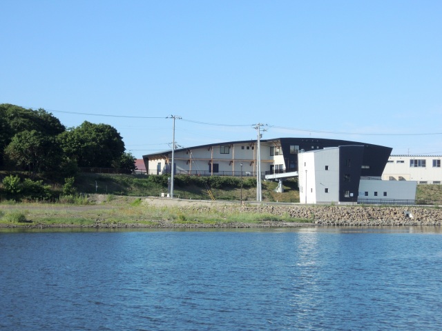 網走川の河口にあるモヨロ貝塚館