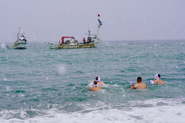 御神体海水沐浴