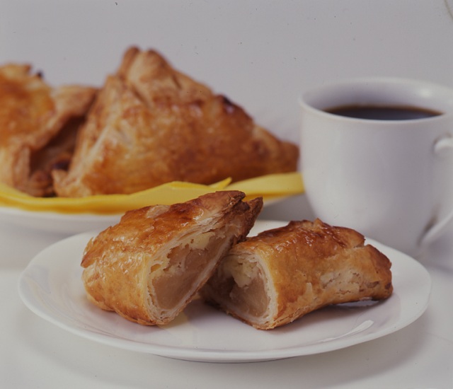 果樹園のリンゴでつくられる人気のアップルパイ